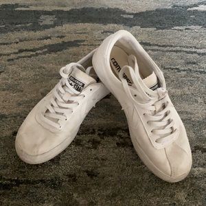 Women’s size 7 converse sneakers